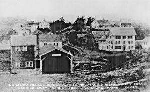 GUILDFORD MAINE~VILLAGE COVERED BRIDGE-PISCATAQUIS RIVER REAL PHOTO POSTCARD 