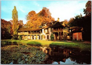 VINTAGE POSTCARD CONTINENTAL SIZE HAMLET OF TRIANON AT PALACE OF VERSAILLES