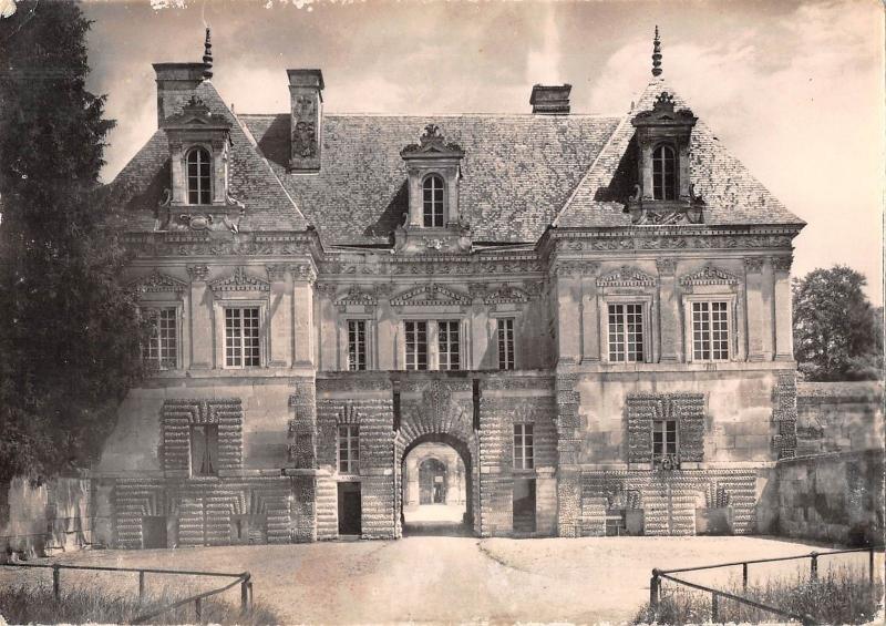BR51988 Le chateau Tanlay France 1