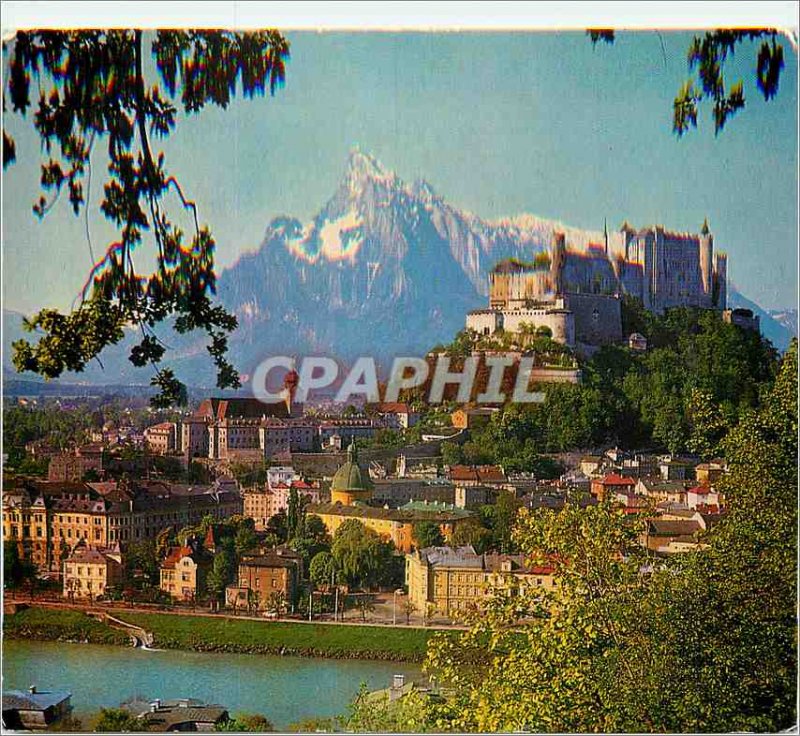 Postcard Moderne Salzburg Mozart's birthplace and Fortress Hohensalzburg Unte...