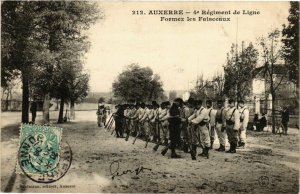 CPA Auxerre - 4e Regiment di Ligne - Formez les Faisceaux FRANCE (960530)