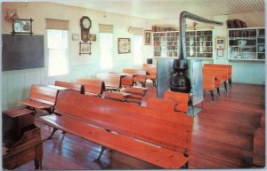 postcard Minden, Nebraska - Pioneer Village - One-Room Country School