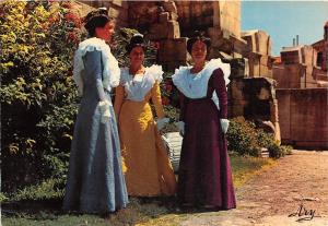 BR14196 Folklore Provencal Arlesiennes france