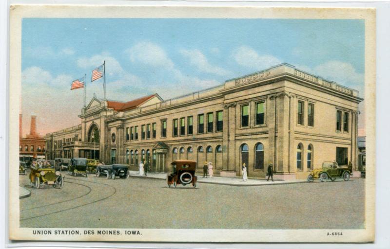 Union Railroad Station Depot Des Moines Iowa 1920s postcard