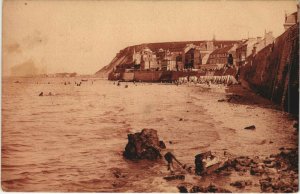 CPA ARROMANCHES-les-BAINS - Un coin de la Plage (141510)