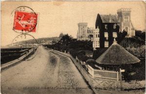 CPA DEAUVILLE-sur-MER - Le Promenade de la Plage (515636)