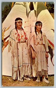 Native American Indians In Full Dress  1955    Postcard