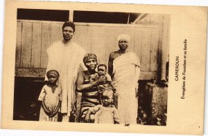 PC FOUMBAN EVANGELISTE ET SA FAMILLE ETHNIC TYPES CAMEROON (a29044)