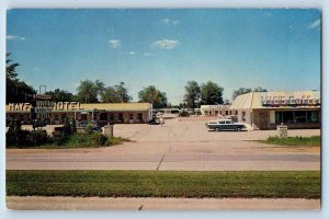 Pipestone Minnesota Postcard Mayfair Motel Front View Classic Cars 1960 Vintage