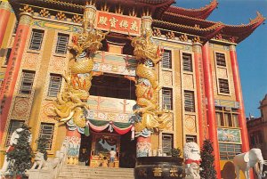 Ten Thousand Buddha Temple 