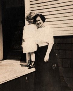 RPPC Real Photo Postcard - Mother & Daughter Posing For Picture  c1910