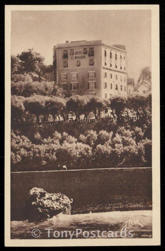 Biarritz - L'Hotel el Mirador vu du Roches du Basta