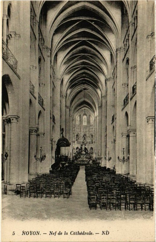 CPA Noyon- Nef de la Cathedrale FRANCE (1020536)