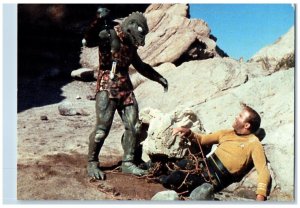 Star Trek Postcard Arena The Gorn Towering Above Him Faced As Captain James Kirk