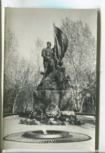 479007 USSR 1972 Saratov monument to fighters revolution ed. 40000 Planeta Old
