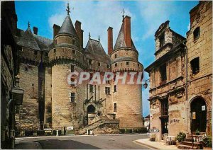 Modern Postcard Langeais Indre et Loire The entrance of the right A castle th...