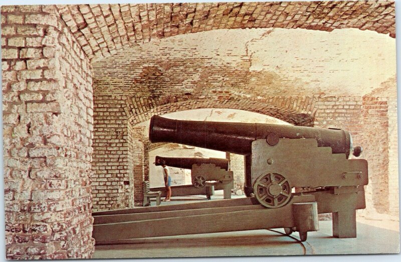 postcard Charleston South Carolina - Fort Sumter smoothbore cannon