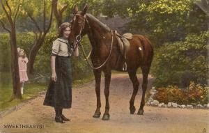 Mother and daughter with horse. Sweet hearts Tuck Rapgolette Grosso PC # 9175