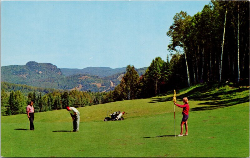 Ste. Adele-en-haut QC Chantecler Golf Course Golfers Postcard G29