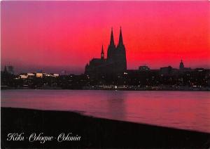 B47231 Koln Blick uber den Rhein auf Stadt und Dom im Abendlicht  germany