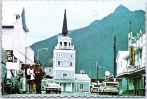 VINTAGE CONTINENTAL SIZE POSTCARD EARLY 1980s STREET SCENE AT SITKA ALASKA