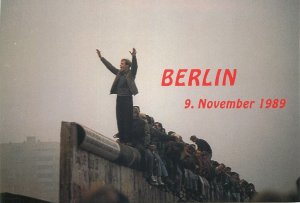 Postcard Germany 1989 revolution Berlin wall dissasembly 9 November crowd wall