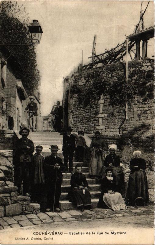 CPA COUHE-VERAC - Escalier de la rue du Mystere (255789)