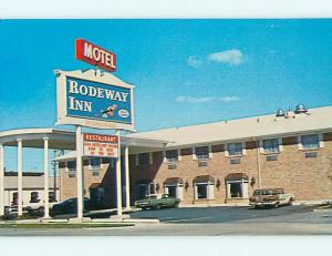 Unused Pre-1980 OLD CARS & RODEWAY INN MOTEL Sioux City Iowa IA u2891@