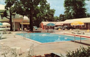 C.1961 Old Car Maple Manor Motel & Restaurant, Nashville, Tenn. Postcard 2T5-130