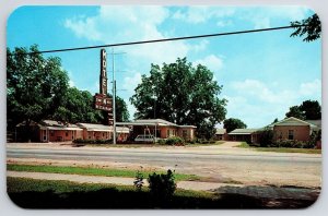 Chat 'N Rest Florence South Carolina SC Modern Guest Rooms Roadway View Postcard