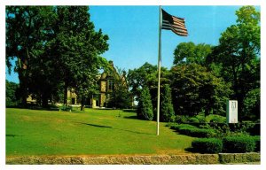 Postcard MONUMENT SCENE Wellesley Massachusetts MA AR4659