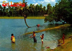 Sri Lanka Ceylon Natives Bathing In The Lake