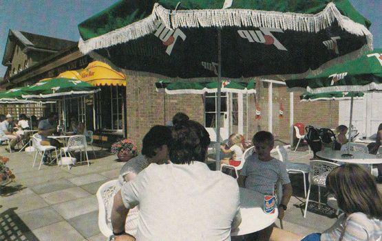 7 Seven Up Fizzy Drink Umbrella Cafe Wicksteed Park Northampton 1970s Postcard