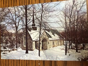 WINTER-SCENE, THE BECK CHAPEL, INDIANA UNIVERSITY, BLOOMINGTON IN. VTG POSTCARD