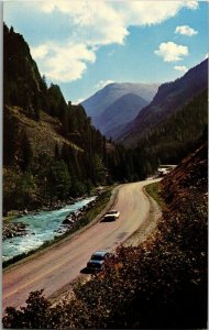 Road Through Gallatin Valley, MT Vintage Postcard F42