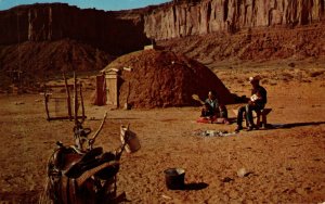 USA Navajo Family Native Americans Arizona Chrome Postcard 08.56