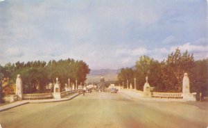 Boise Idaho Memorial Bridge Over Boiser River  Vintage Chrome Postcard Unused