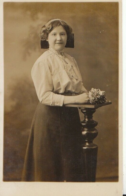 Ancestors Postcard - Real Photo - Young Lady From Manchester Area - TZ12252