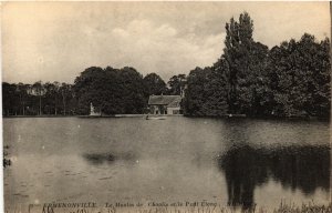 CPA Ermenonville Le Moulin de Chaalis et le Petit Etang FRANCE (1014247)