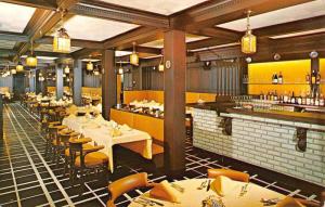 Bethesda Maryland Kenwood Golf Club Dining Vintage Postcard K100869