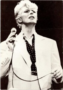 English Singer~Songwriter~Musician~Actor DAVID BOWIE Performing VINTAGE Postcard