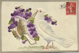 PC CPA WOVEN SILK, WHITE BIRD WITH A FLOWER BASKET, SILK POSTCARD (b15083)