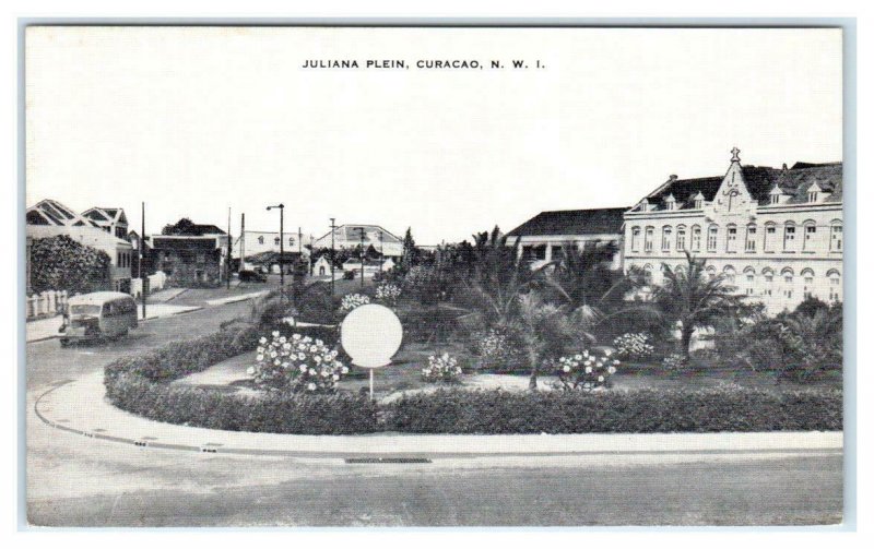 CURACAO, N.W.I.  Dutch West Indies ~ JULIANA PLEIN Street Scene Bus Postcard