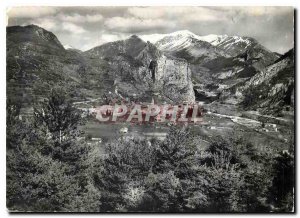 Postcard Modern Castellane B A General view Roc at the foot of the Chaine du ...