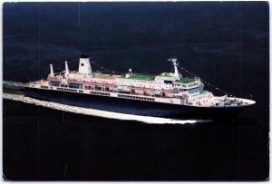 VINTAGE CONTINENTAL SIZE POSTCARD HOLLAND AMERICA'S NIEUW AMSTERDAM CRUISE SHIP