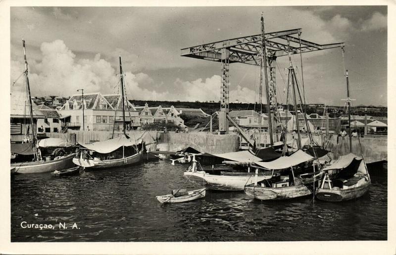 curacao, N.A., WILLEMSTAD, Queen Wilhelmina Bridge & Port Schooner Harbor (1950) 