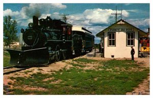 Postcard TRAIN STATION SCENE Pointe Du Bois Manitoba MB AQ1309