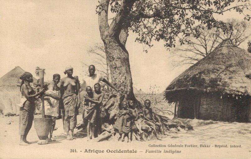 Africa - Afrique Occidentale Familie Indigene Native 04.40