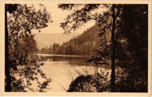 CPA Les Rives de la Dordogne sur la Route de Beaulie a Argentat (1039311)