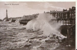 Lancashire Postcard - Storm at Blackpool - Ref TZ1547 